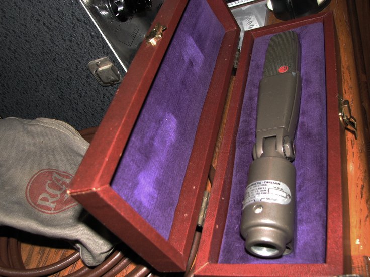 Shure 300 ribbon microphone in Phantom Productions' vintage recording collection