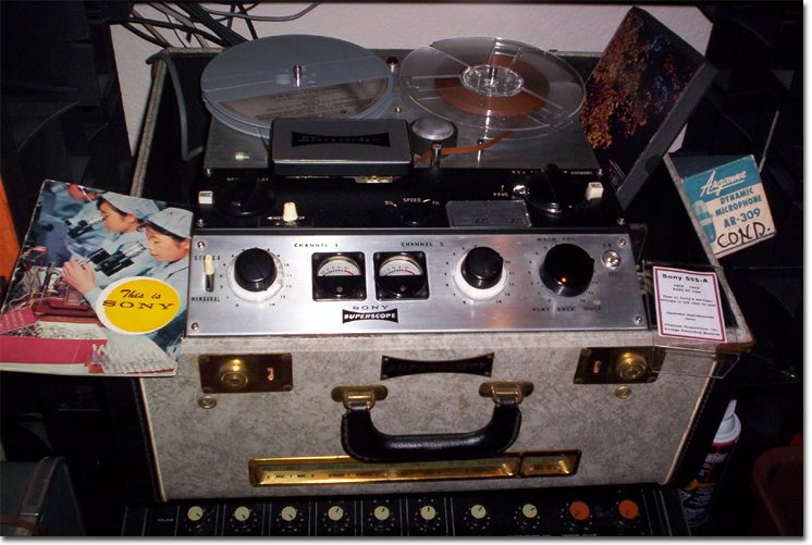 picture of Sony 555 reel tape recorder